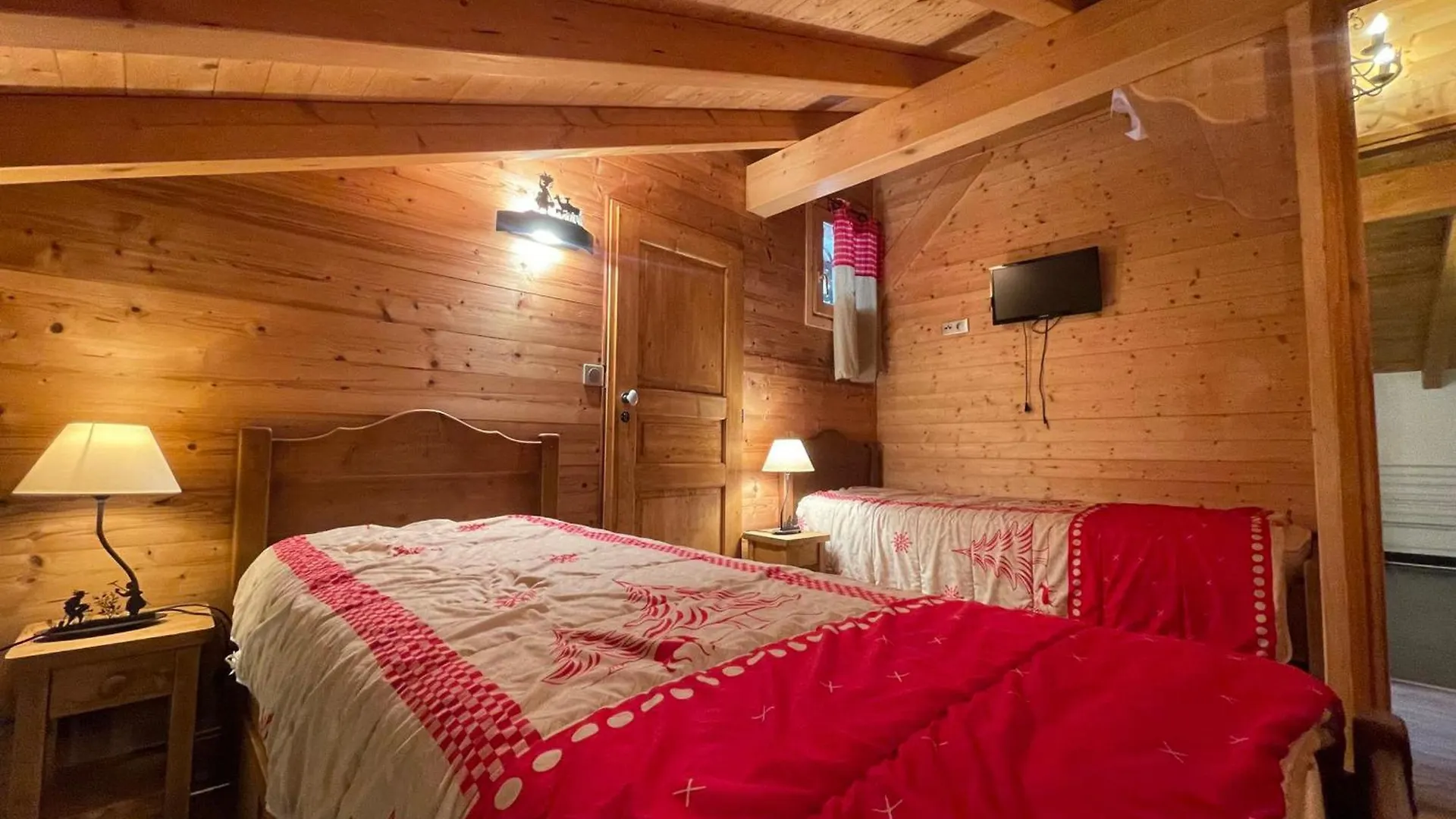 Chalet Savoyard Avec Jardin, Poele A Bois Et Wifi - Fr-1-624-11 Verchaix France