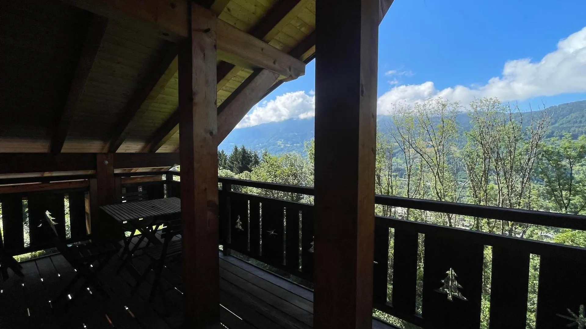 Chalet Savoyard Avec Jardin, Poele A Bois Et Wifi - Fr-1-624-11 Verchaix