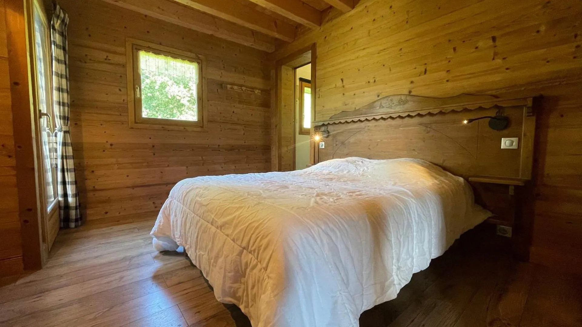 Chalet Savoyard Avec Jardin, Poele A Bois Et Wifi - Fr-1-624-11 Verchaix France