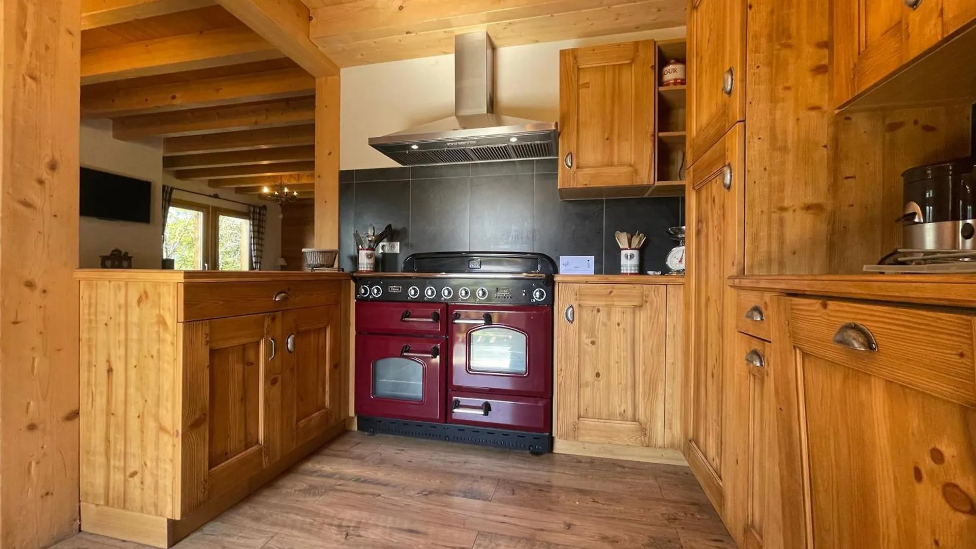 Chalet Savoyard Avec Jardin, Poele A Bois Et Wifi - Fr-1-624-11 Verchaix